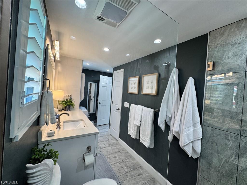 RIVERBEND MOTORCOACH RESORT - Land