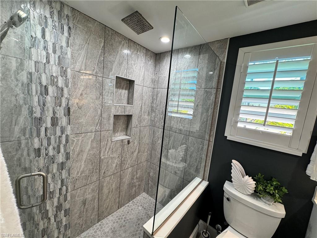 RIVERBEND MOTORCOACH RESORT - Land