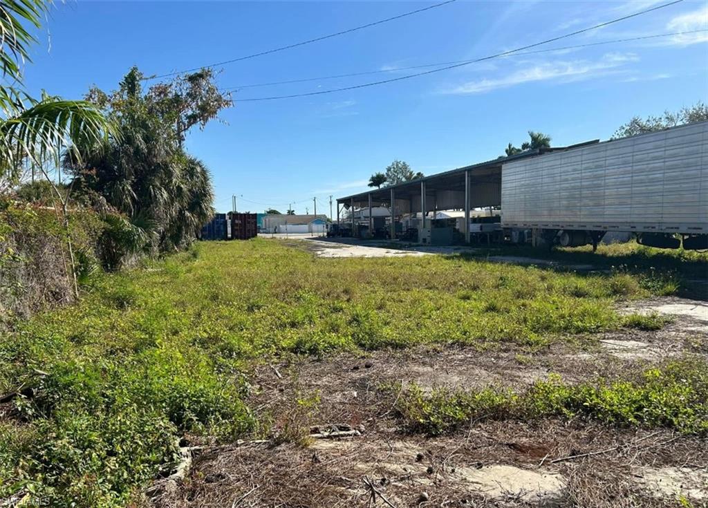 NORTH FORT MYERS - Land