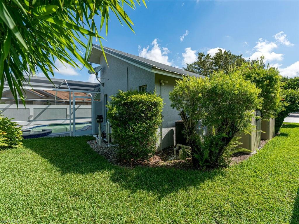 LONGSHORE LAKE - Residential