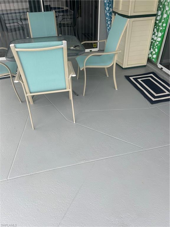 LONGSHORE LAKE - Residential