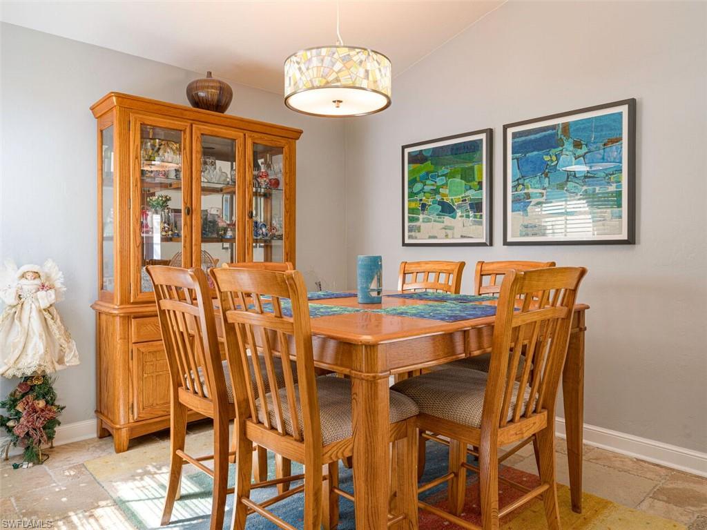 LONGSHORE LAKE - Residential