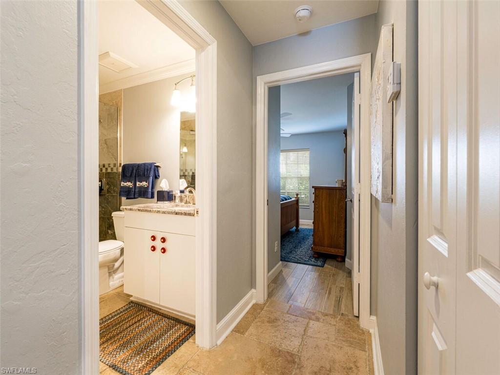 LONGSHORE LAKE - Residential