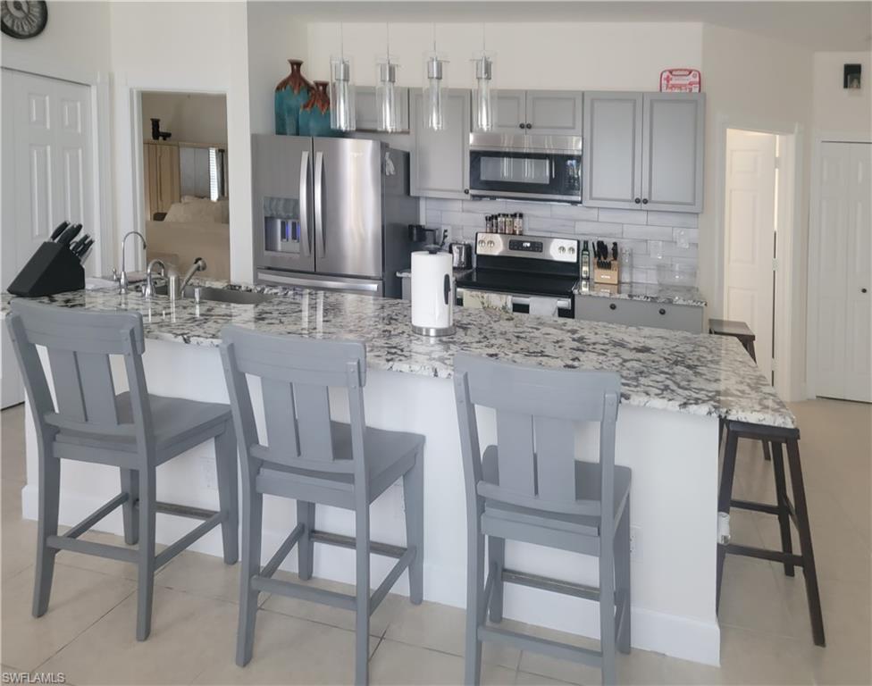 FORT MYERS SHORES - Residential