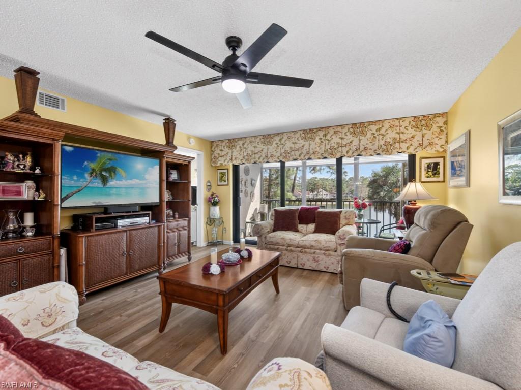 DEAUVILLE LAKE CLUB - Residential