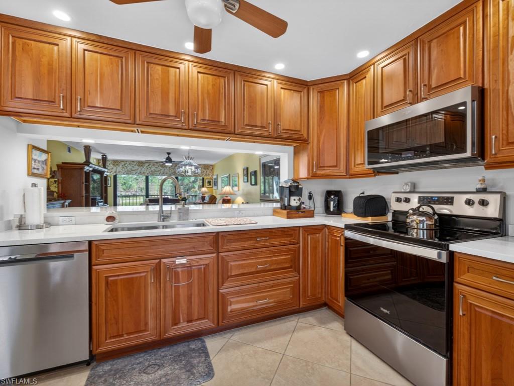 DEAUVILLE LAKE CLUB - Residential