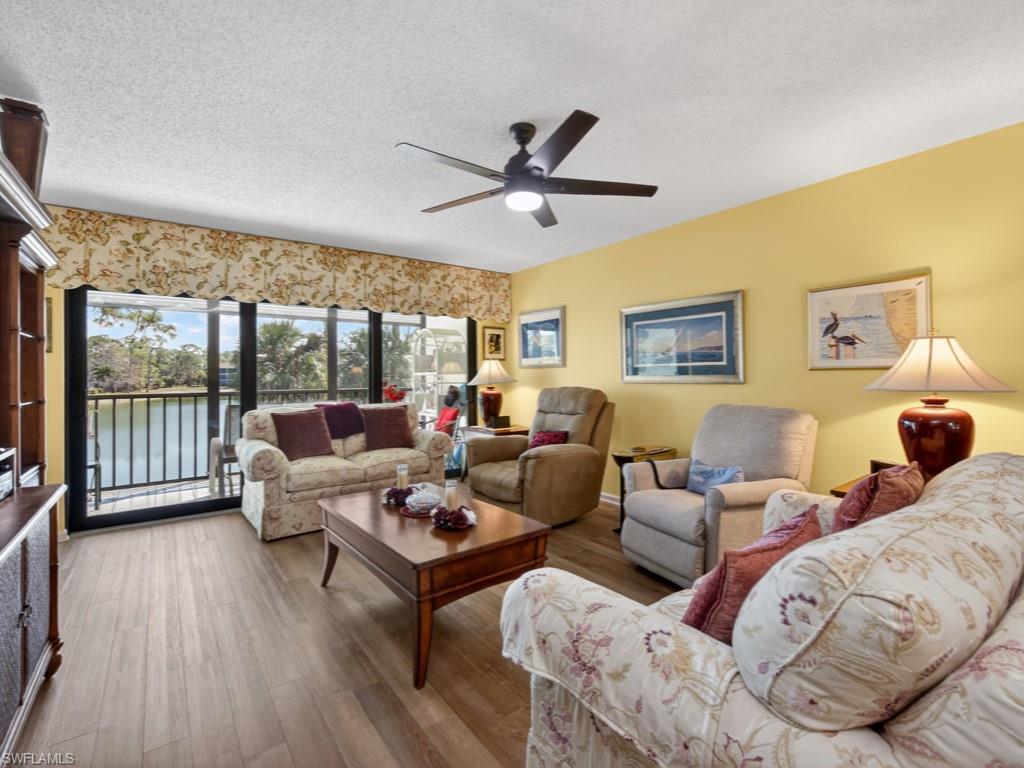 DEAUVILLE LAKE CLUB - Residential