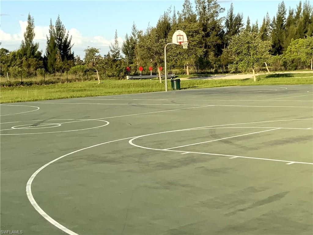 CORAL LAKES - Residential