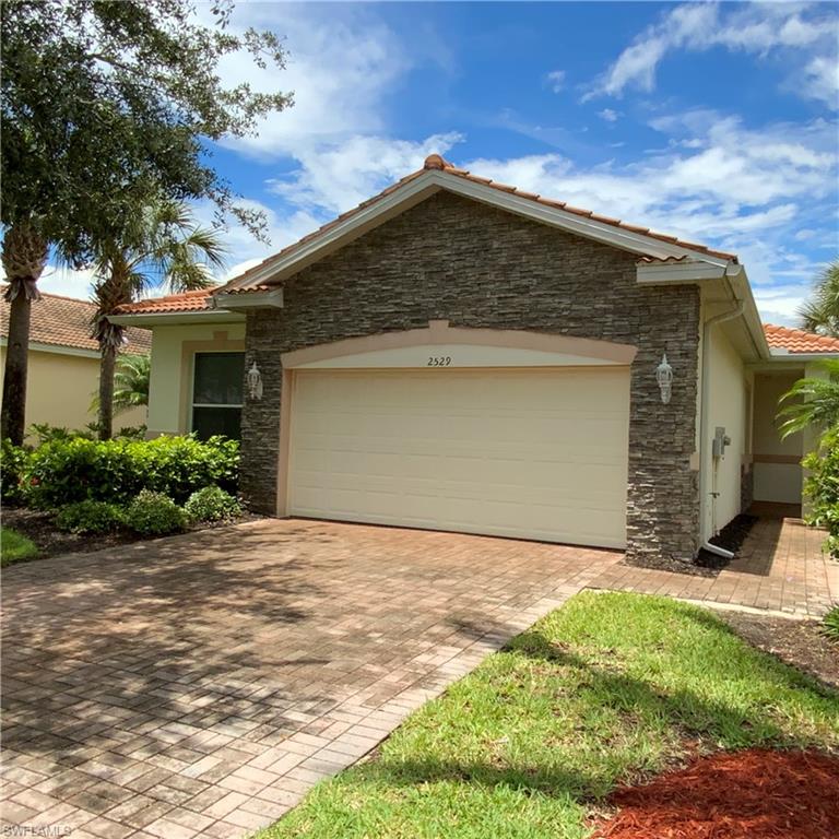 CORAL LAKES - Residential