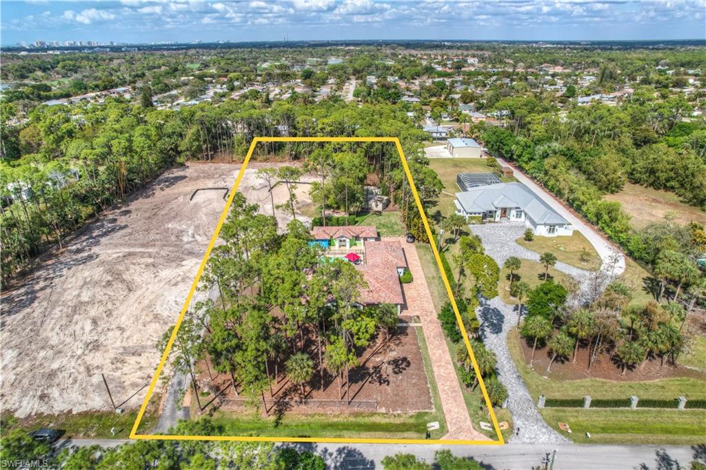 COACH HOUSE - Residential