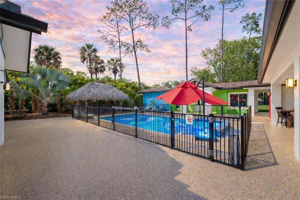 COACH HOUSE - Residential