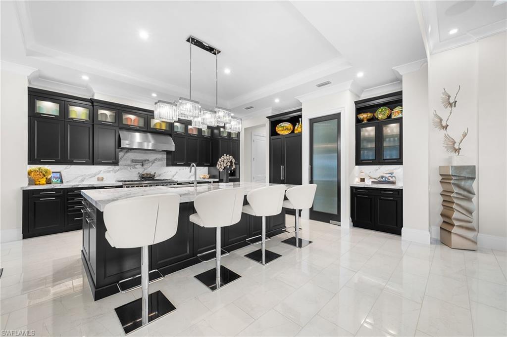 TWIN EAGLES - Residential