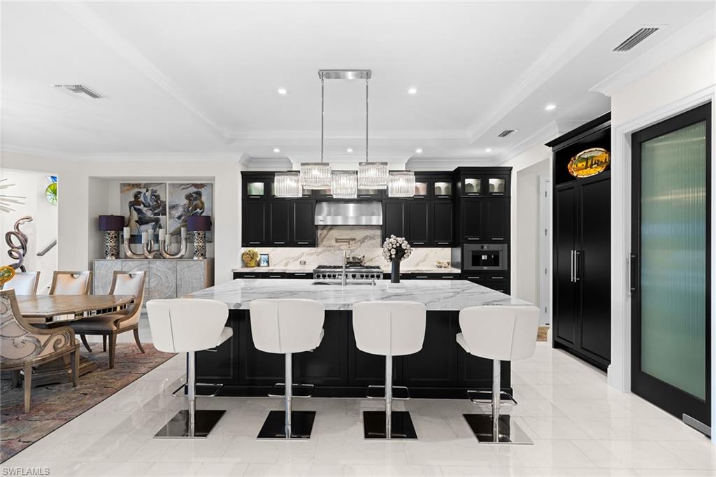 TWIN EAGLES - Residential