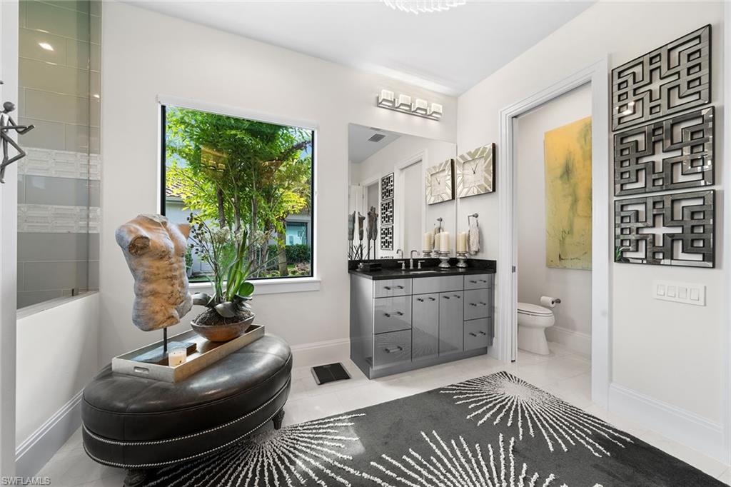 TWIN EAGLES - Residential