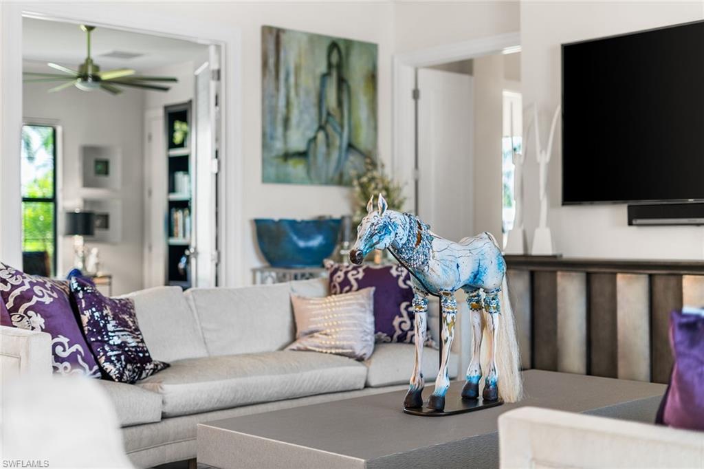 TWIN EAGLES - Residential