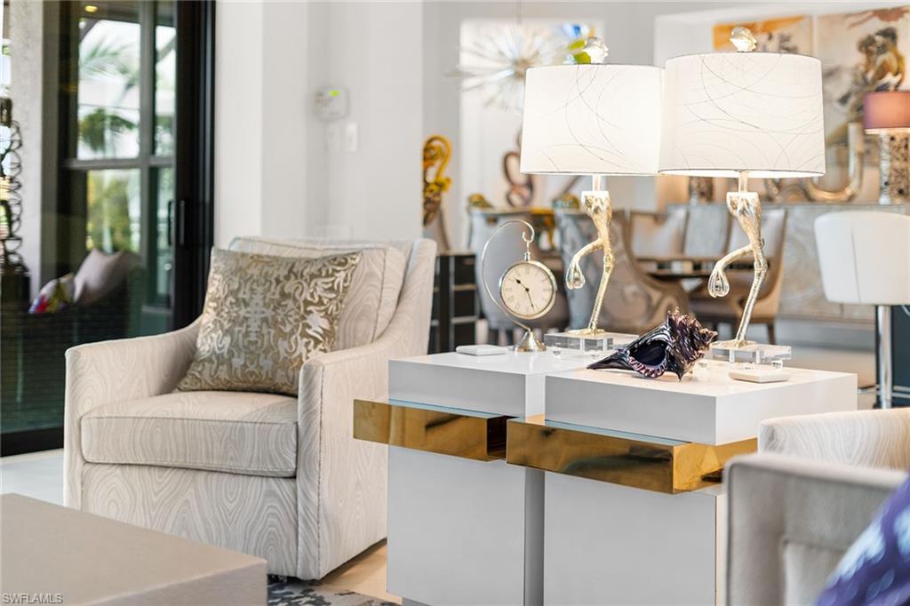 TWIN EAGLES - Residential