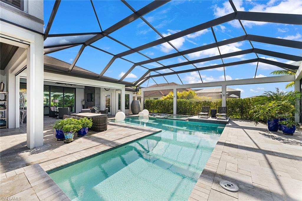 TWIN EAGLES - Residential