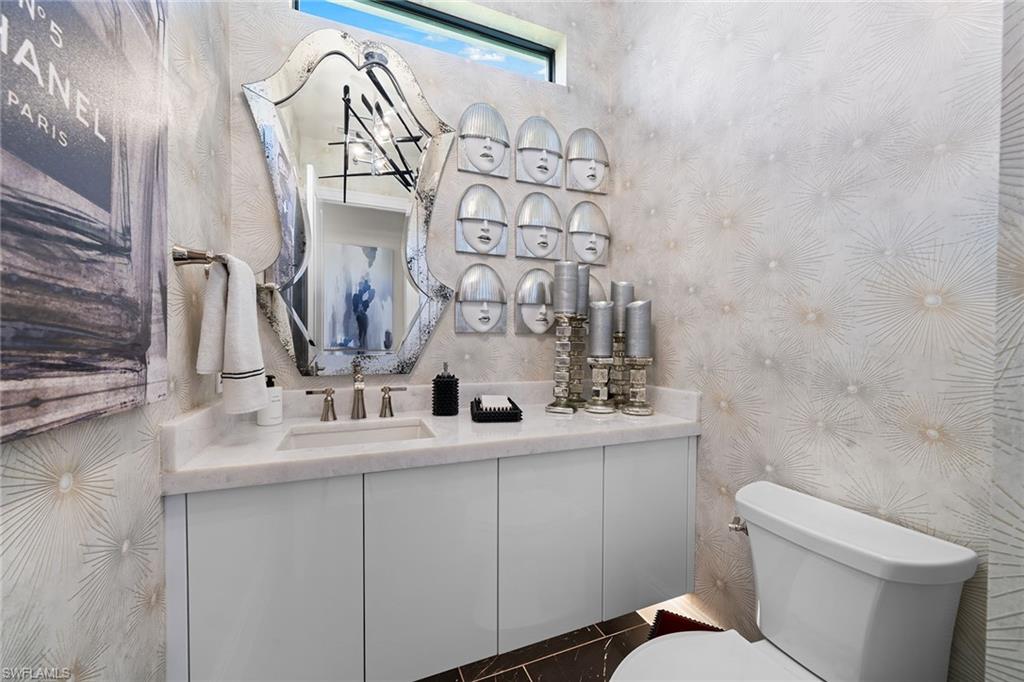 TWIN EAGLES - Residential