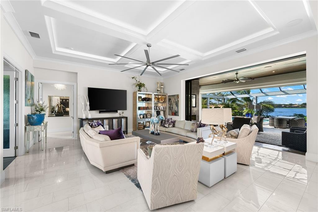 TWIN EAGLES - Residential