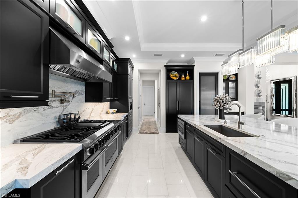 TWIN EAGLES - Residential