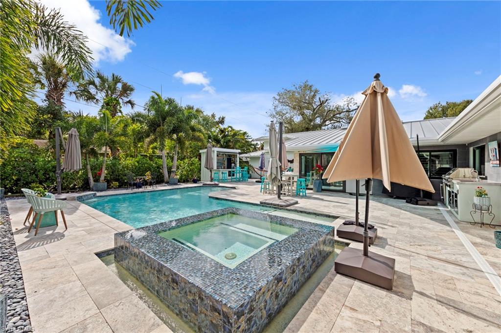 PALM GARDENS - Residential