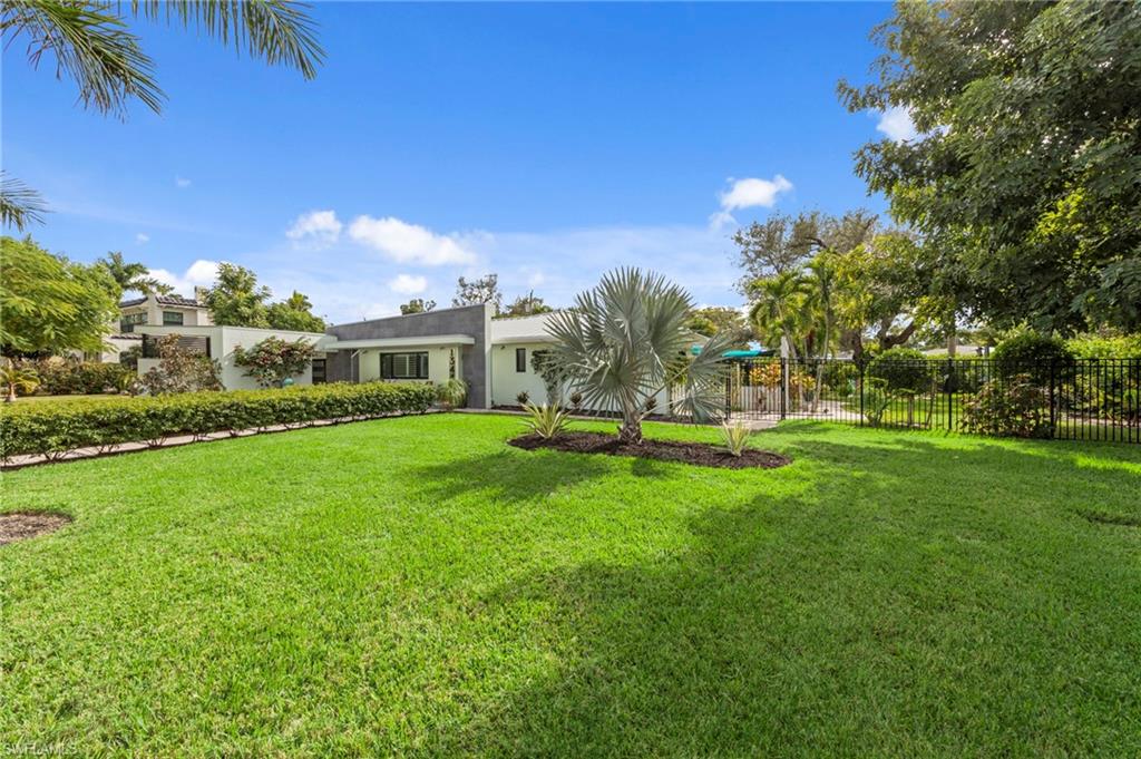 PALM GARDENS - Residential