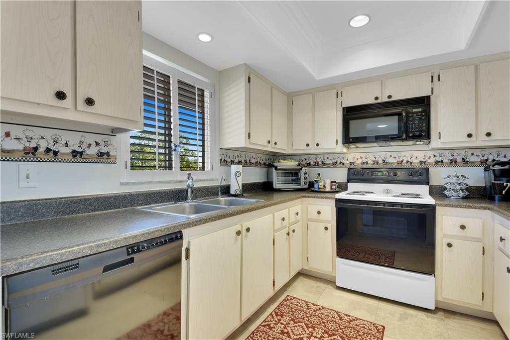 GOLF VIEW MANOR CONDO - Residential