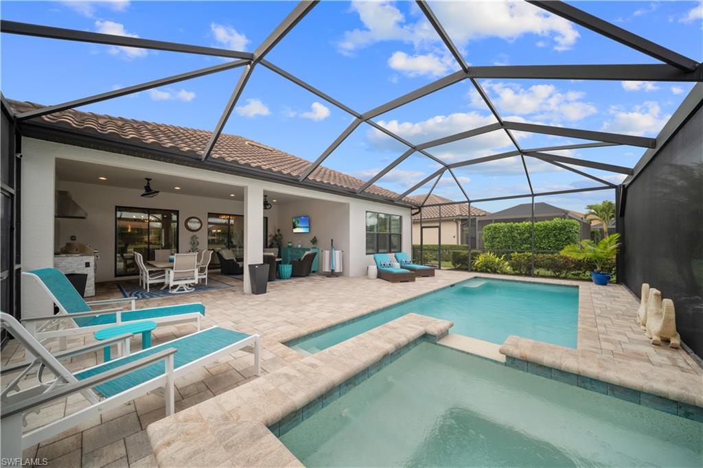 ESPLANADE - Residential