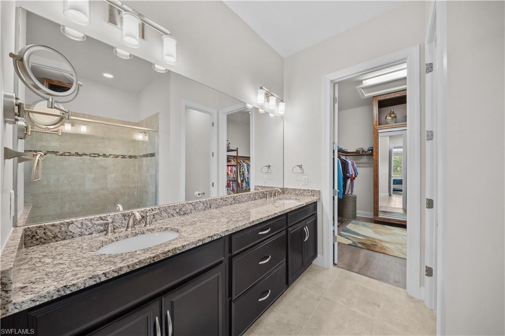 ESPLANADE - Residential