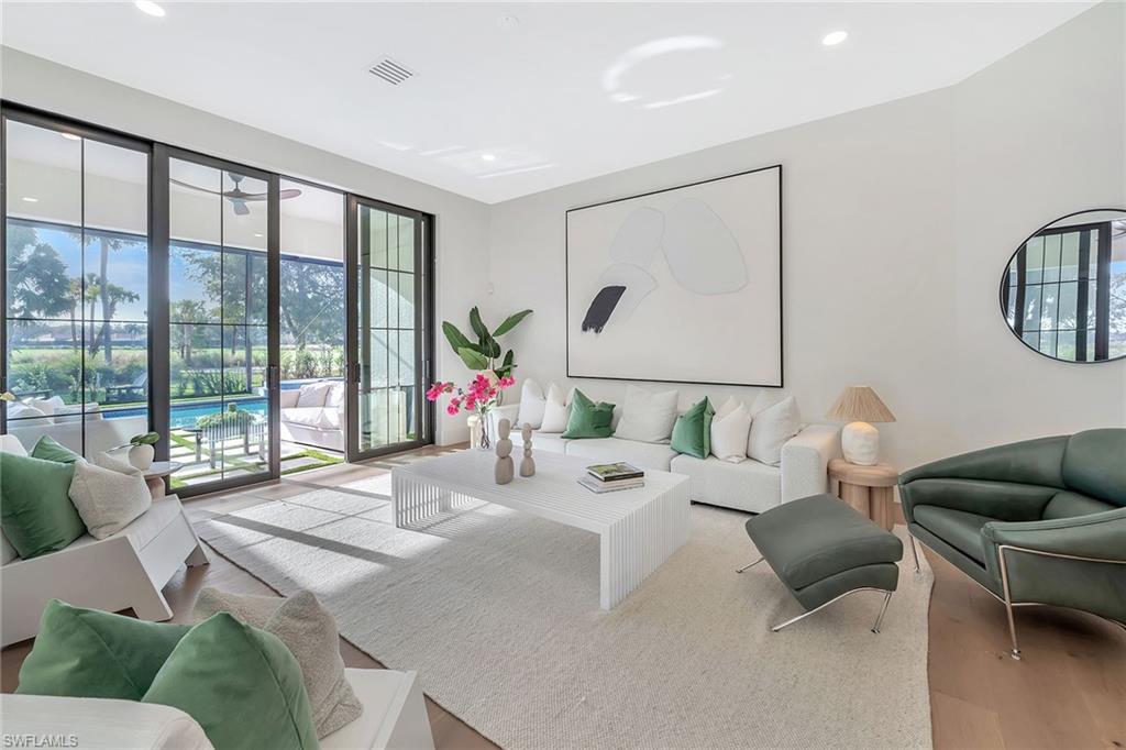 TIERRA LAGO - Residential