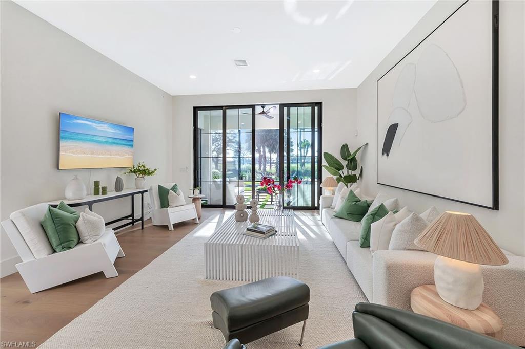 TIERRA LAGO - Residential