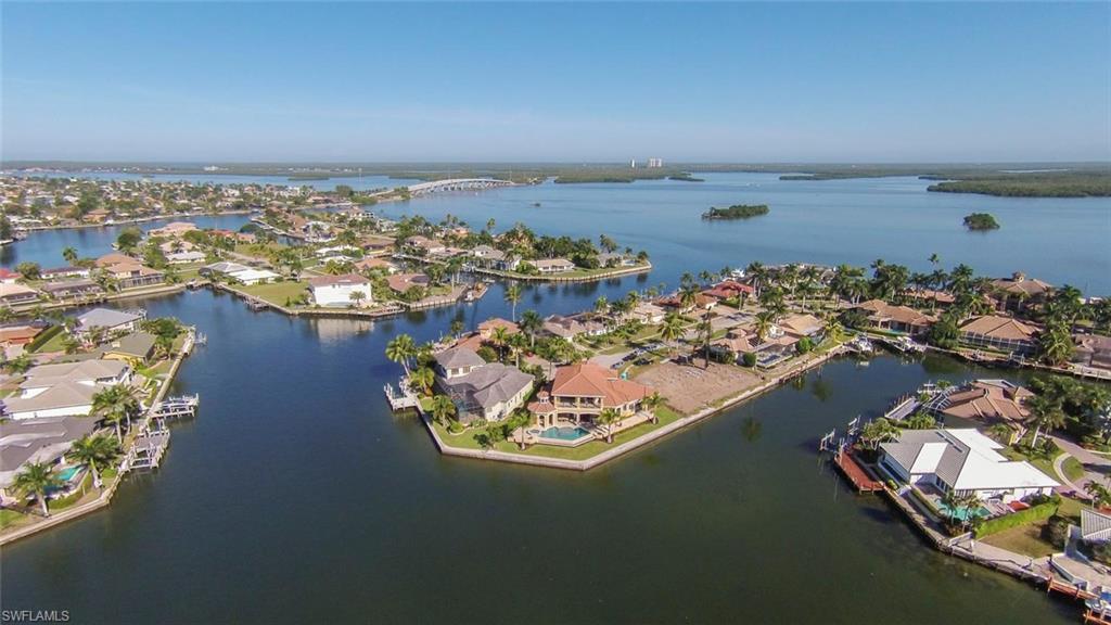 MARCO BEACH - Residential