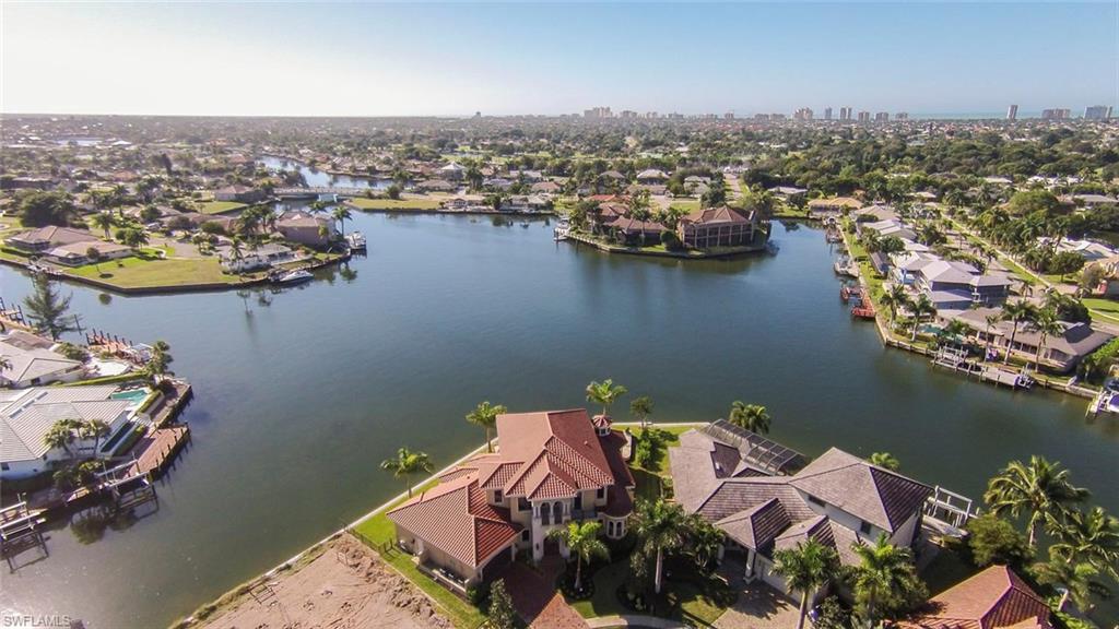 MARCO BEACH - Residential