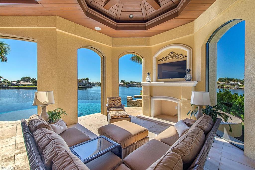 MARCO BEACH - Residential