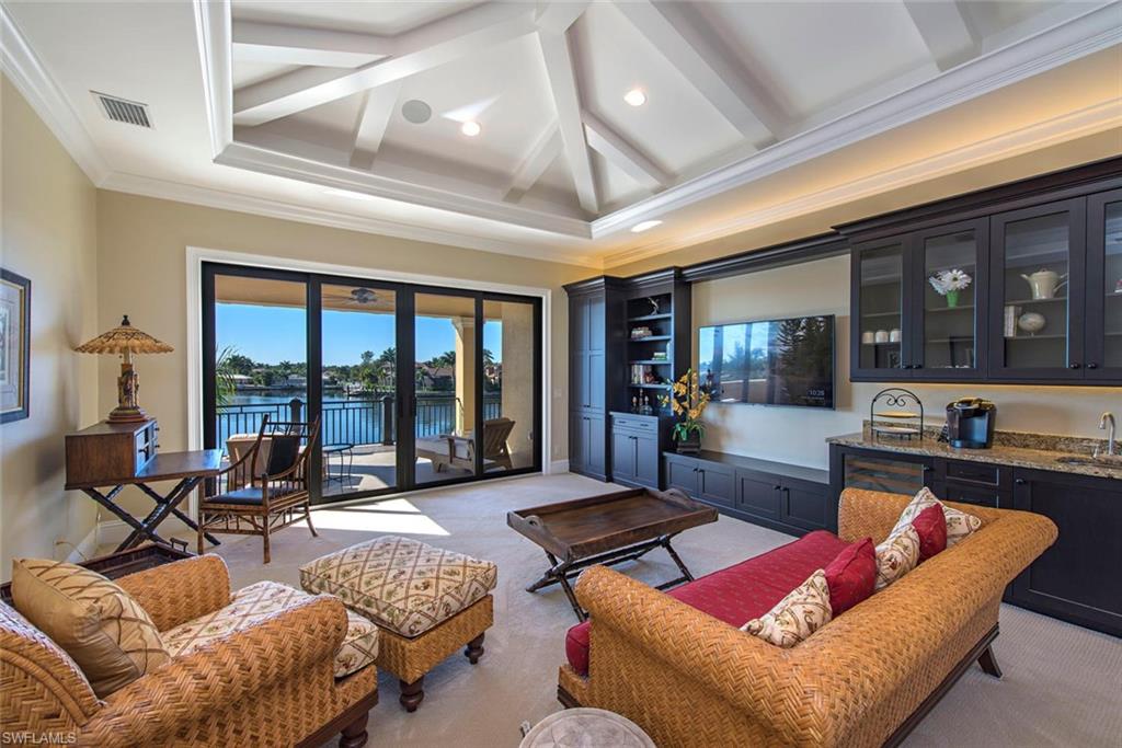 MARCO BEACH - Residential