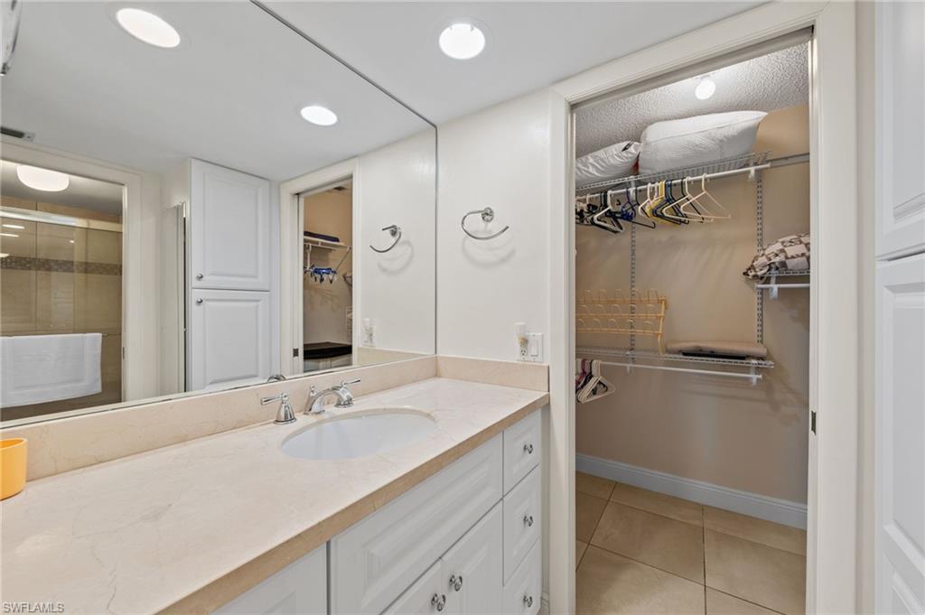 GLADES COUNTRY CLUB - Residential