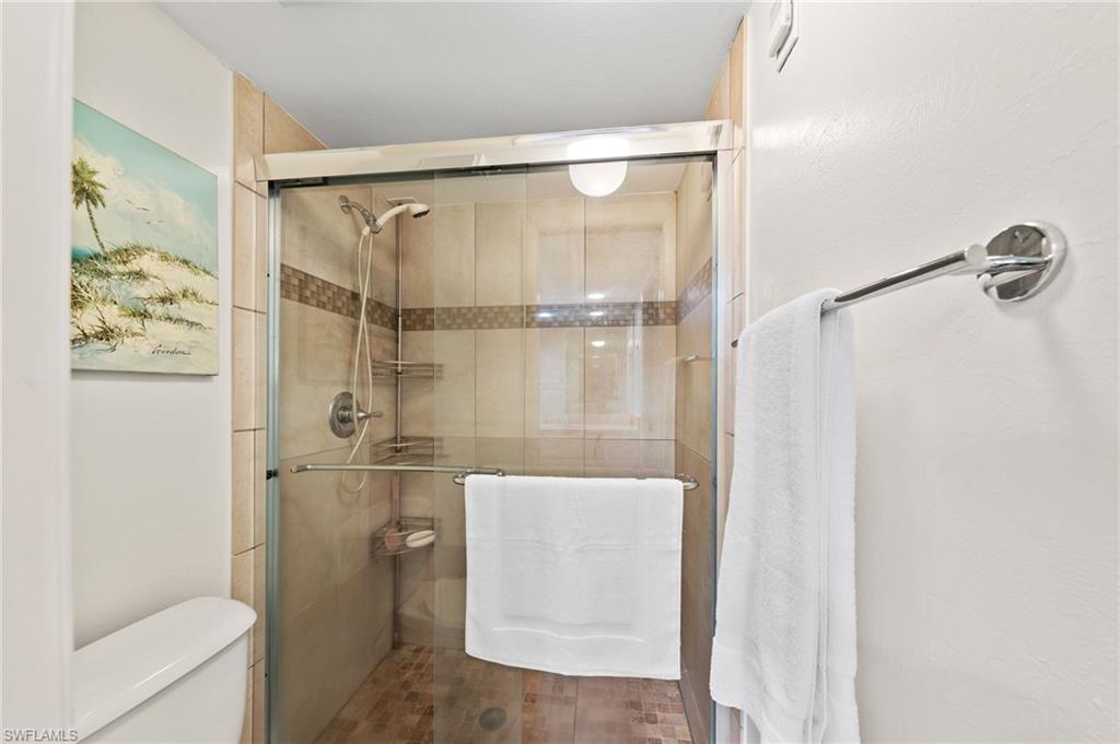 GLADES COUNTRY CLUB - Residential