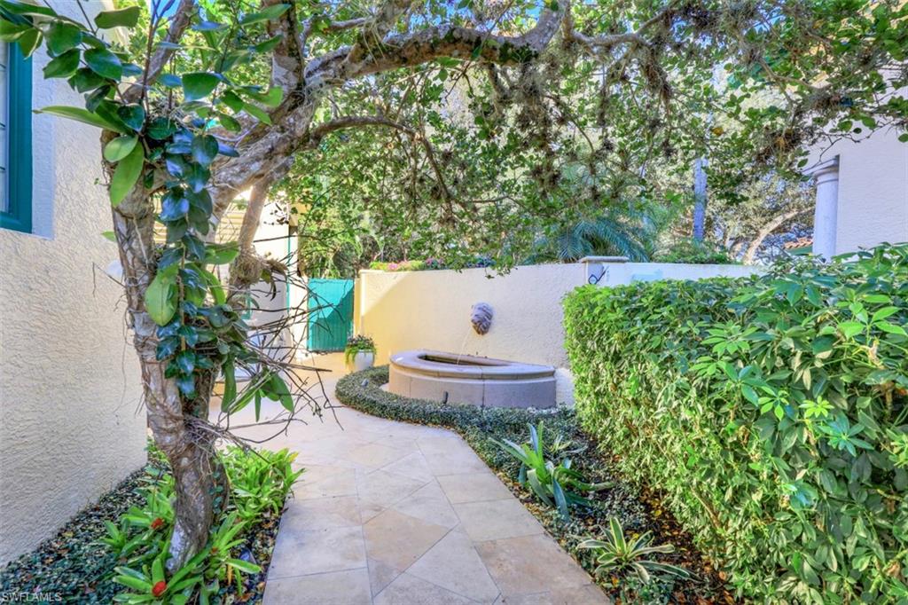 VIZCAYA AT BAY COLONY - Residential