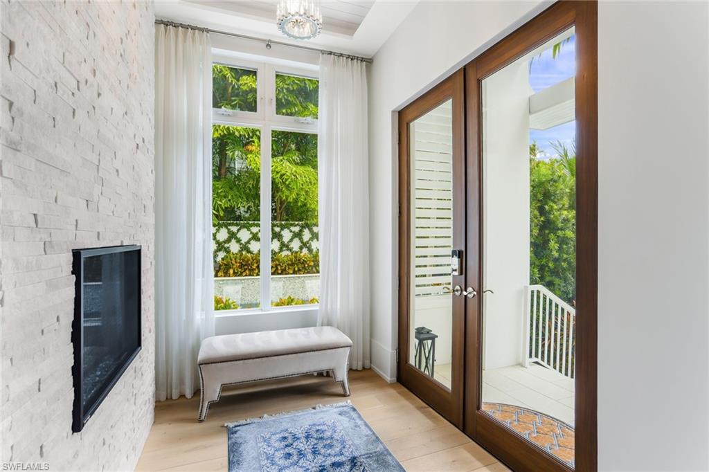 OLDE NAPLES - Residential