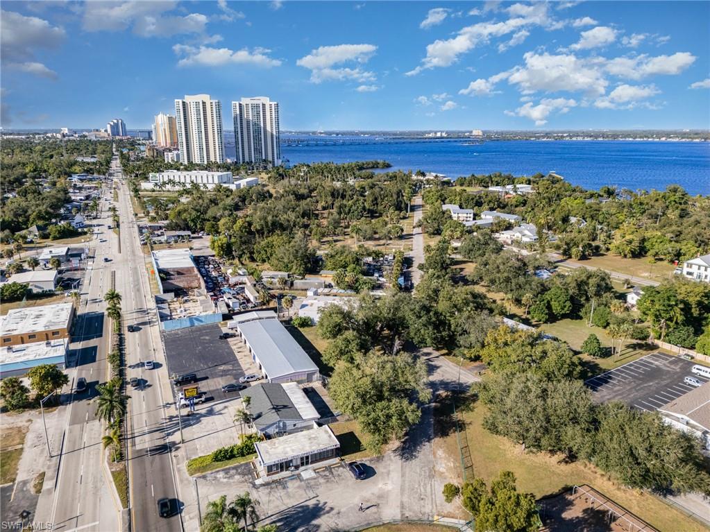 FORT MYERS - Land