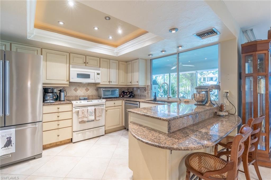 AQUALANE SHORES - Residential