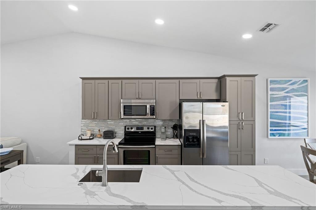 PAVILION CLUB - Residential