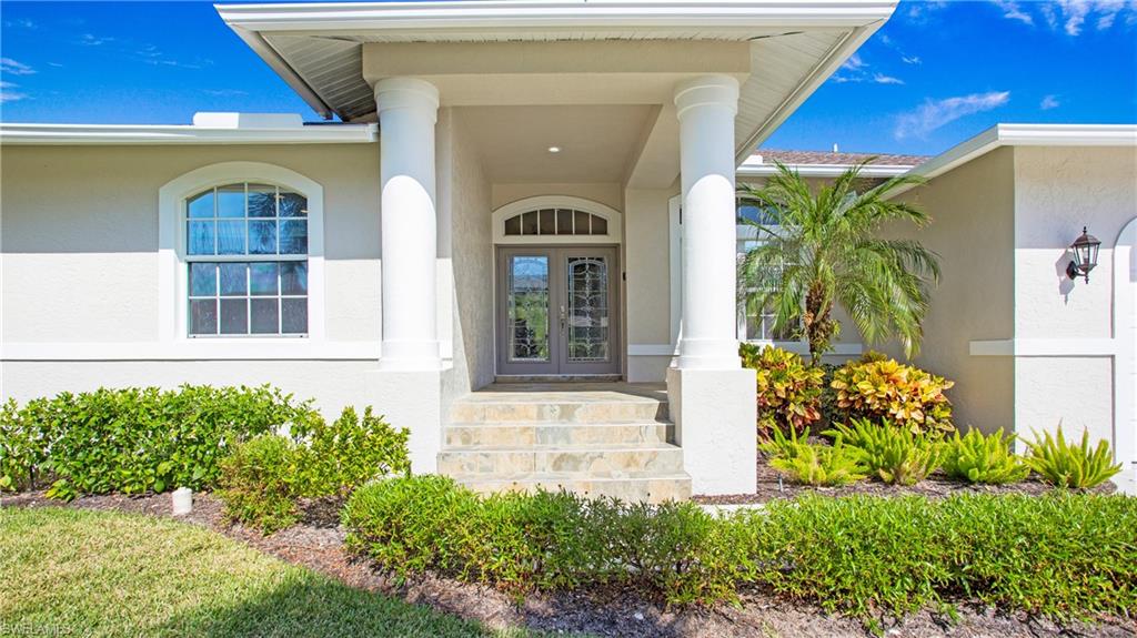 330 Colonial AVE
