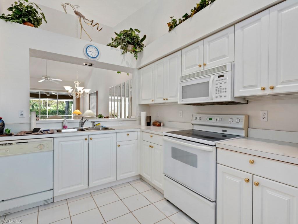 CROWN POINTE VILLAS - Residential