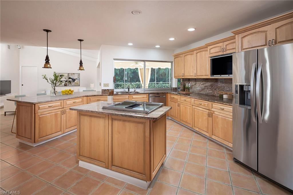 PARK SHORE - Residential