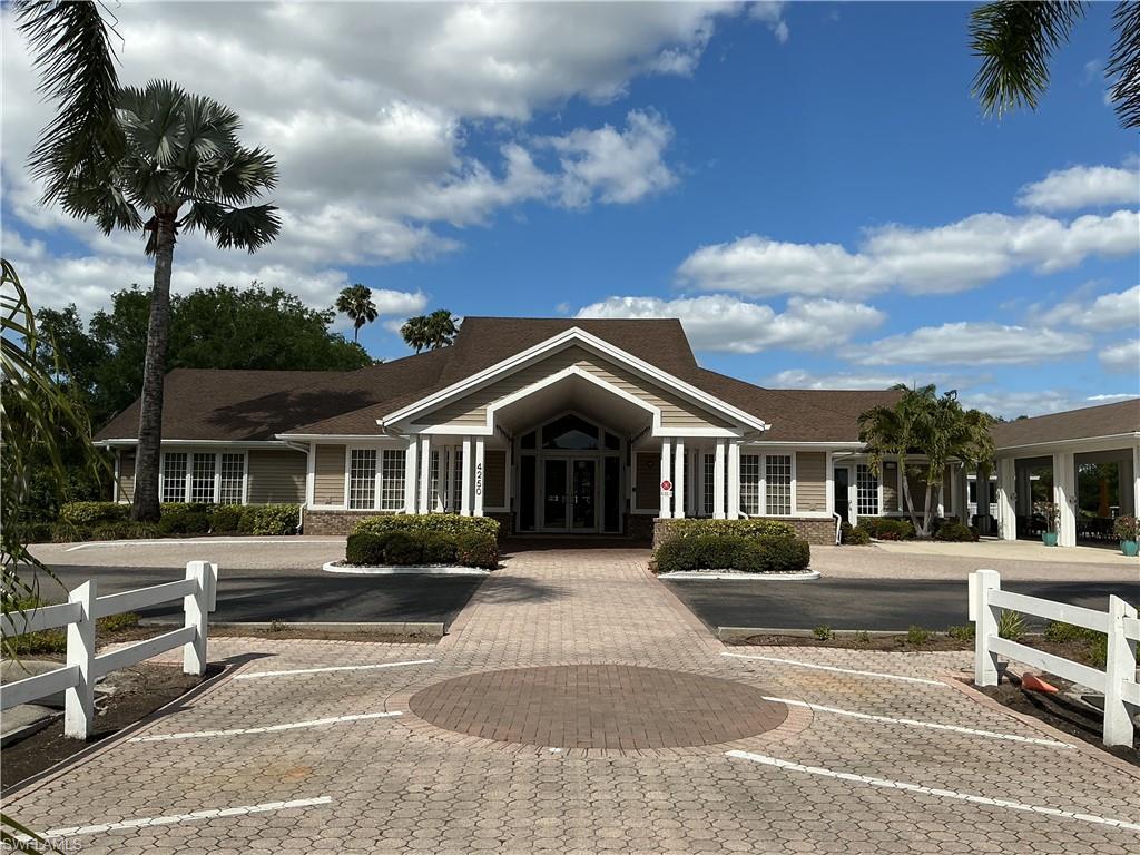 RIVERWOOD - Residential