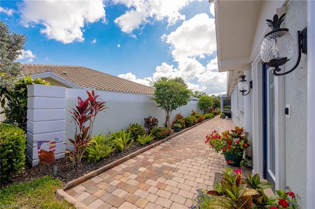 Photo of 3006 Futuna LN, NAPLES, FL 34119 (MLS # 226019686)