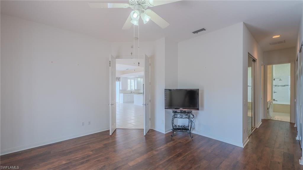 ISLAND WALK - Residential