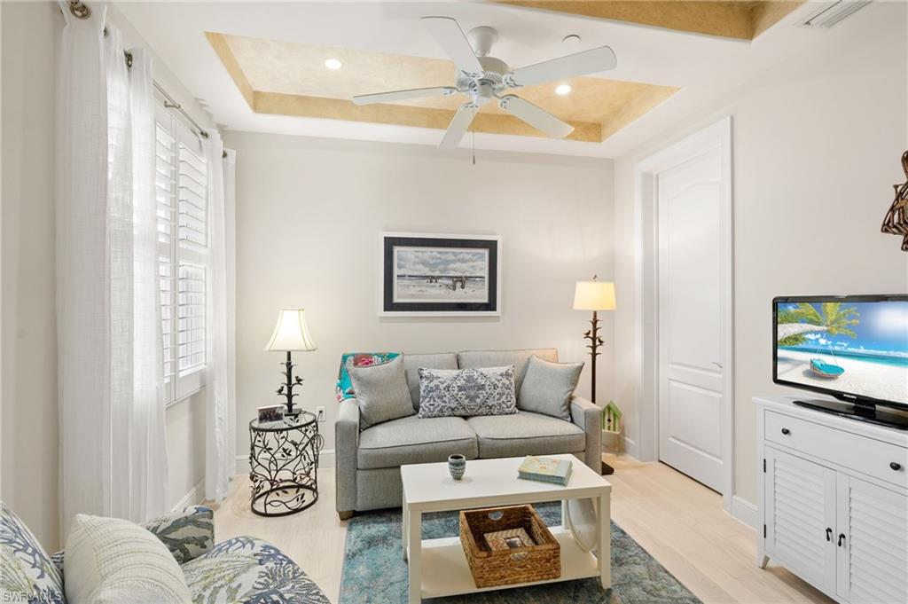 584 Avellino Isles CIR 101