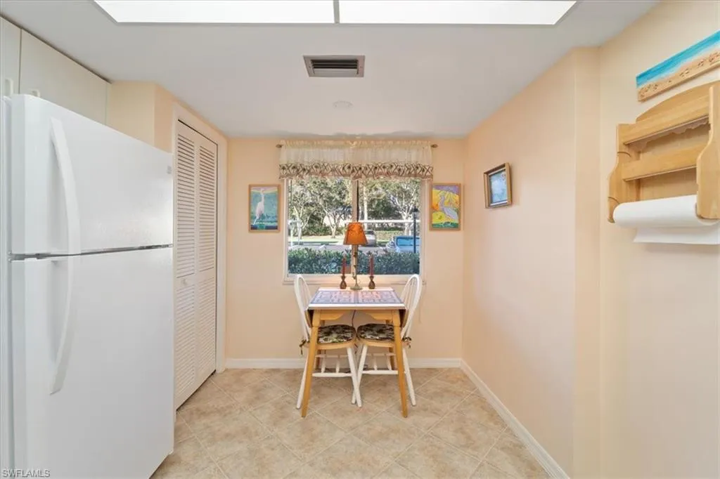 Naples, Florida 34104, United States, 2 Bedrooms Bedrooms, ,2 BathroomsBathrooms,Residential,Active,32576